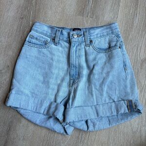 UO l BDG Mom High Rise Shorts